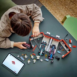 LEGO City F1 Garajı ve Mercedes AMG ve Alpine Arabaları 60444