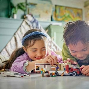 LEGO City atil Macera Karavanı 60454