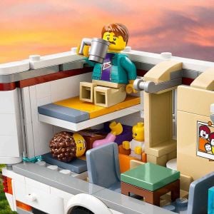 LEGO City Tatil Macera Karavanı 60454