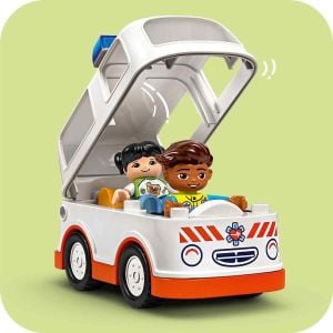 LEGO Duplo Ambulans ve Sürücü 10447