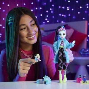 Monster High Creepover Party Frankie Stein