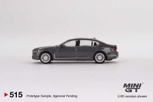 Mini GT 1:64 BMW 750Li xDrive Bernina Grey Amber Effect