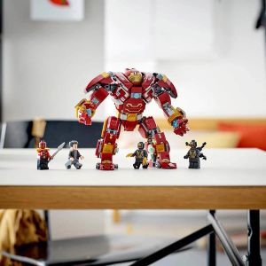 LEGO Marvel Hulkbuster: Wakanda Savaşı 76247