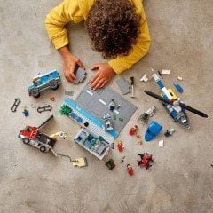 LEGO City Bankada Polis Takibi